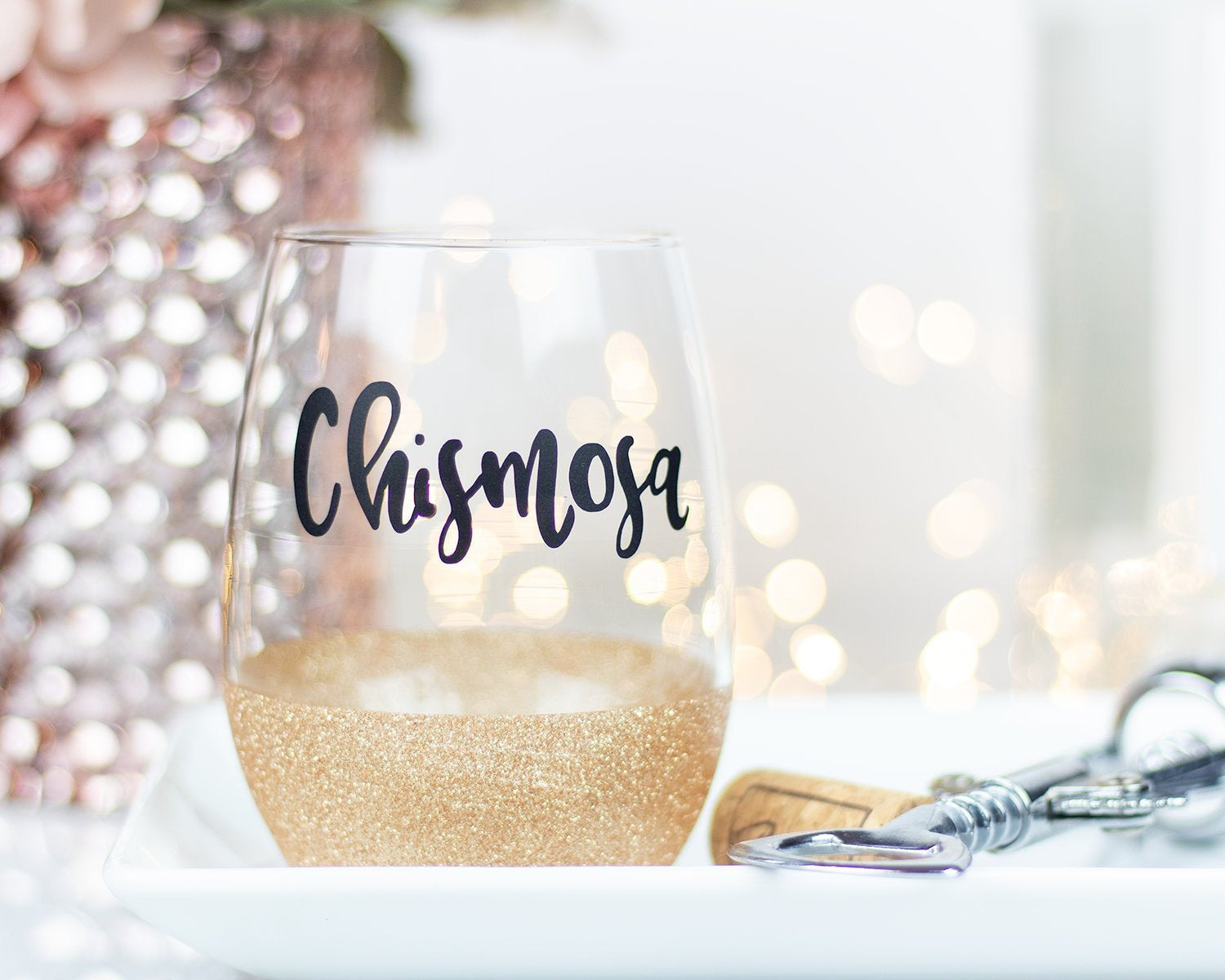Chismosa Wine Glass